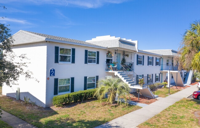 Seaside Apartments in Atlantic Beach, FL - Foto de edificio - Building Photo