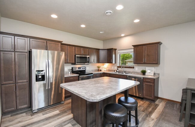 500 W Cascade St in Sioux Falls, SD - Building Photo - Building Photo