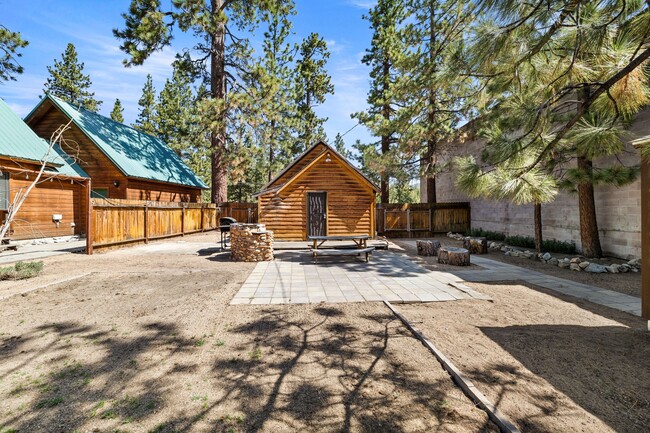 856 Stateline Ave in South Lake Tahoe, CA - Building Photo - Building Photo