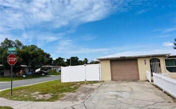 10005 Brandywine Ln in Port Richey, FL - Building Photo - Building Photo
