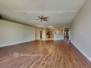 10417 Meadow Spring Dr in Tampa, FL - Foto de edificio - Building Photo