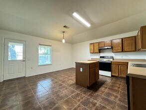 9000 Spiceland Cir in Austin, TX - Building Photo - Building Photo
