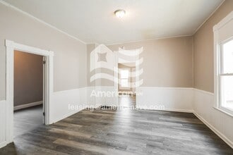 603 E Oak St in New Albany, IN - Foto de edificio - Building Photo