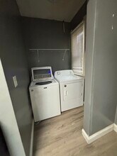 1732 Evansdale Ave, Unit Lower in Toledo, OH - Foto de edificio - Building Photo