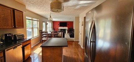 2250 Reeves Ave in Lewis Center, OH - Foto de edificio - Building Photo