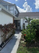103 Lakepointe Cir in Kissimmee, FL - Building Photo