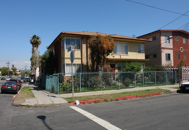 442 Normandie Pl in Los Angeles, CA - Building Photo - Building Photo