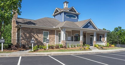 Grand Oasis Apartment Homes in Suwanee, GA - Foto de edificio - Building Photo