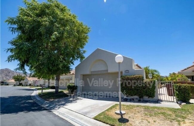 43851 Vía Granada in Palm Desert, CA - Building Photo - Building Photo