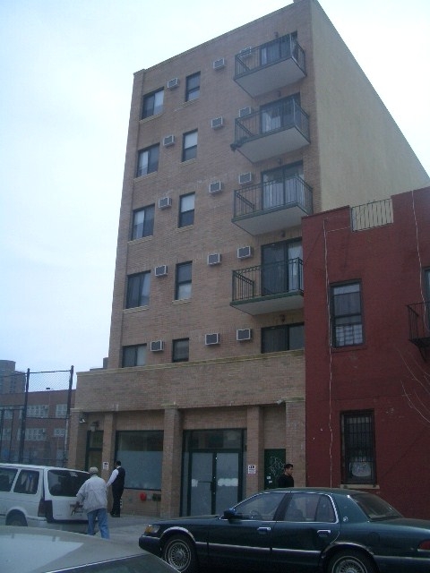 202-204 E 110th St in New York, NY - Building Photo