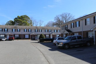 Pine Ridge Apartments in Cartersville, GA - Foto de edificio - Building Photo