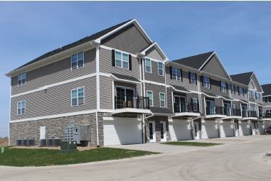 Sunny Ridge in Marion, IA - Building Photo