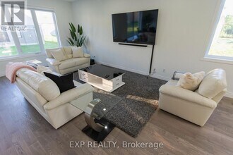 1749 Finley Cres in London, ON - Building Photo - Building Photo