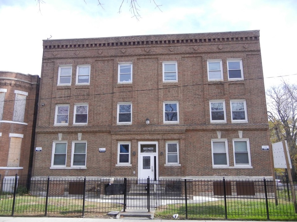 7439 S Harvard Ave in Chicago, IL - Building Photo