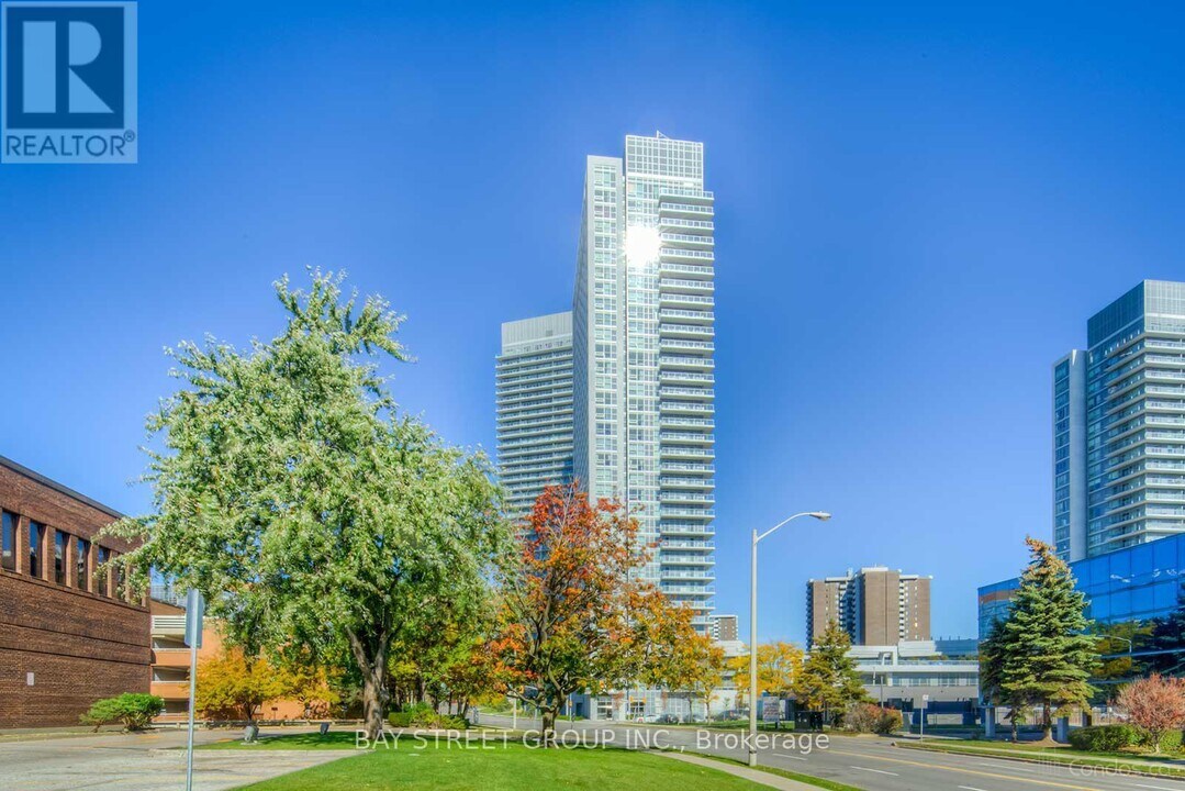 275-1275 Yorkland Rd in Toronto, ON - Building Photo