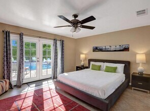 3195 E Via Escuela in Palm Springs, CA - Foto de edificio - Building Photo