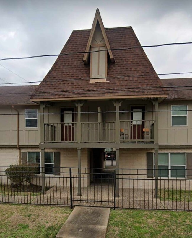 1701 Upland Dr in Houston, TX - Building Photo - Building Photo