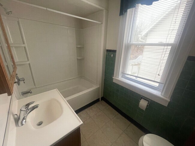 215 Giles St in Ithaca, NY - Building Photo - Building Photo