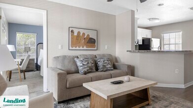 3695 Island Club Dr, Unit 3540-03 in North Port, FL - Foto de edificio - Building Photo