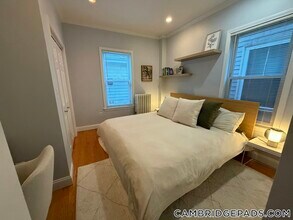 1576 Cambridge St in Cambridge, MA - Foto de edificio - Building Photo