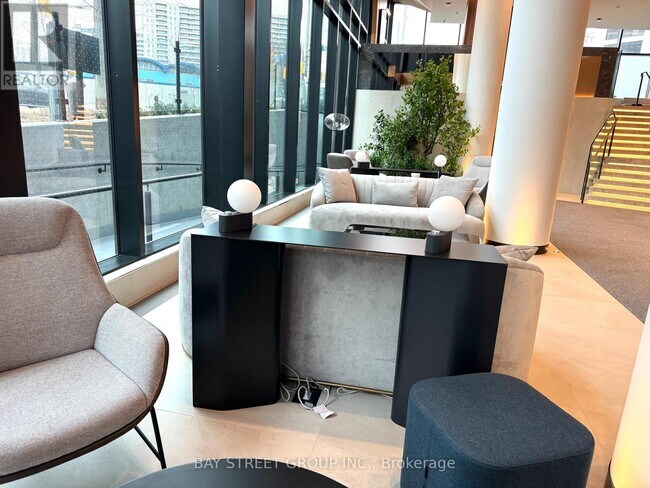 60 Central Park Roadway in Toronto, ON - Building Photo - Building Photo