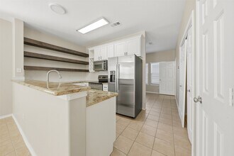 1929 Kemah Village Dr in Kemah, TX - Building Photo - Building Photo