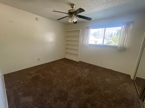 6630 Greenhaven Dr in Sacramento, CA - Building Photo - Building Photo