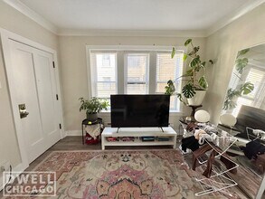 3820 N Greenview Ave, Unit 2 in Chicago, IL - Building Photo - Building Photo