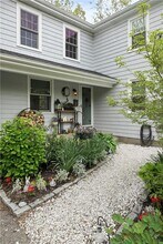21 Preston Dr in Barrington, RI - Building Photo - Building Photo
