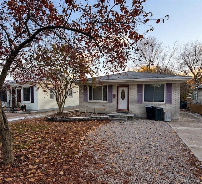 property at 21816 E 10 Mile Rd