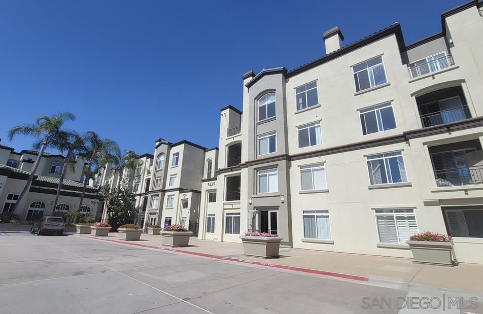 4155 Executive Dr-Unit -E410 in San Diego, CA - Building Photo