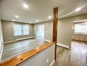 229 Commonwealth Ave in Middletown, NY - Building Photo - Building Photo