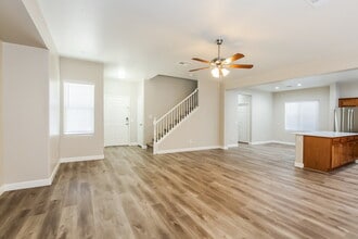 7132 Mercurio Ave in Las Vegas, NV - Foto de edificio - Building Photo