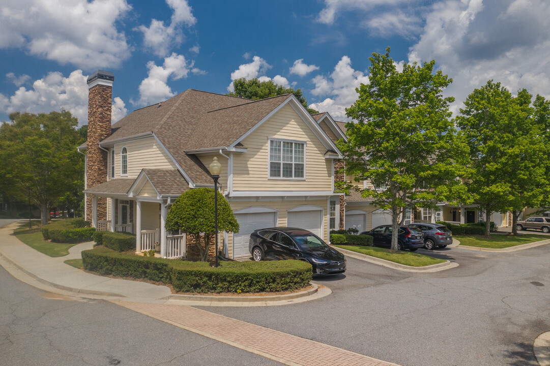 Aylesbury Farms in Johns Creek, GA - Foto de edificio