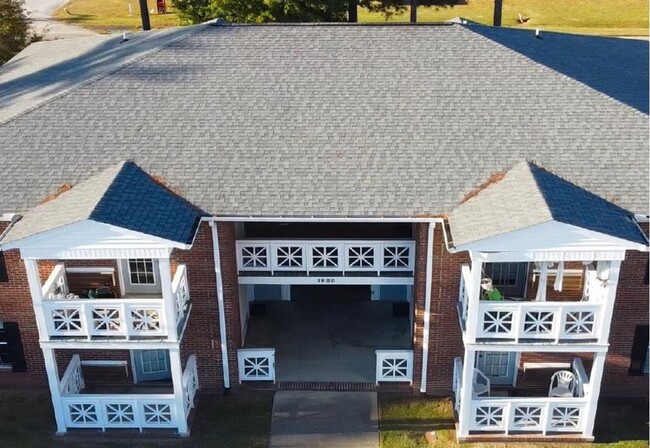 Waterforde Place Apartments in Sumter, SC - Foto de edificio - Building Photo