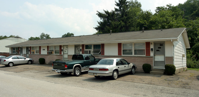 3997 Canal Rd in Pittsburgh, PA - Foto de edificio - Building Photo