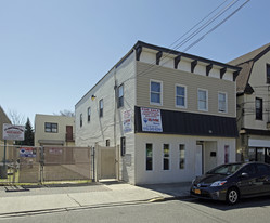 986 Church St in Baldwin, NY - Building Photo