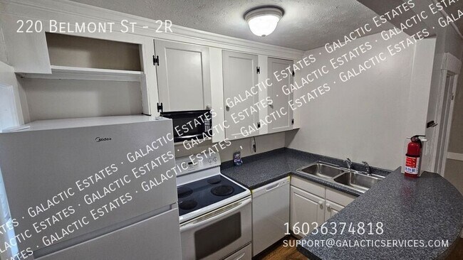 220 Belmont St in Manchester, NH - Building Photo - Building Photo