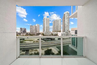 31 SE 5th St, Unit 1503 in Miami, FL - Building Photo - Building Photo