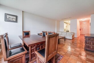 7002 JFK Blvd E in West New York, NJ - Building Photo - Building Photo