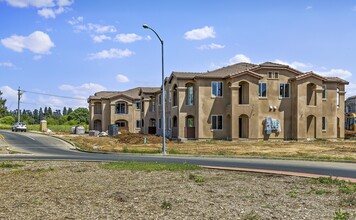 Vantage Pointe in Merced, CA - Building Photo - Building Photo