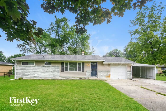 5730 Laurel Hall Dr in Indianapolis, IN - Foto de edificio