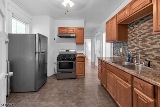 19 N 7th St, Unit 2 in Newark, NJ - Building Photo - Building Photo