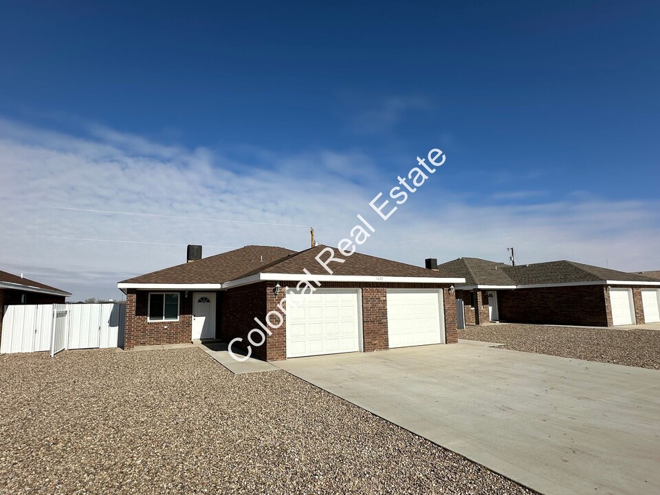 1620 W 12th St in Clovis, NM - Building Photo