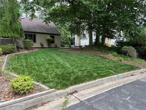 873 Garrow Rd in Newport News, VA - Foto de edificio - Building Photo