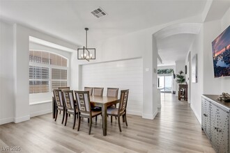 10082 Prairie Dove Ave in Las Vegas, NV - Foto de edificio - Building Photo