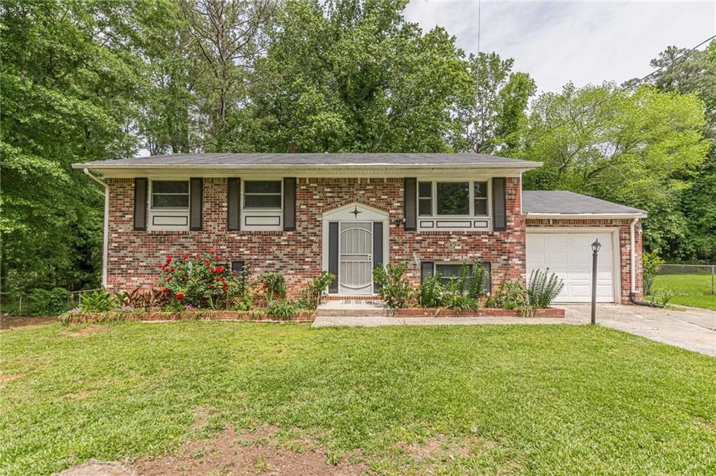 1435 Cedar Creek Ln in Riverdale, GA - Building Photo