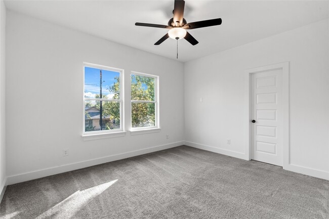 property at 2213 Lee St