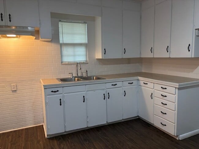 3764 Camilla Dr in Jackson, MS - Building Photo - Building Photo