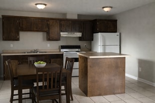 1102 Ann in Pasadena, TX - Building Photo